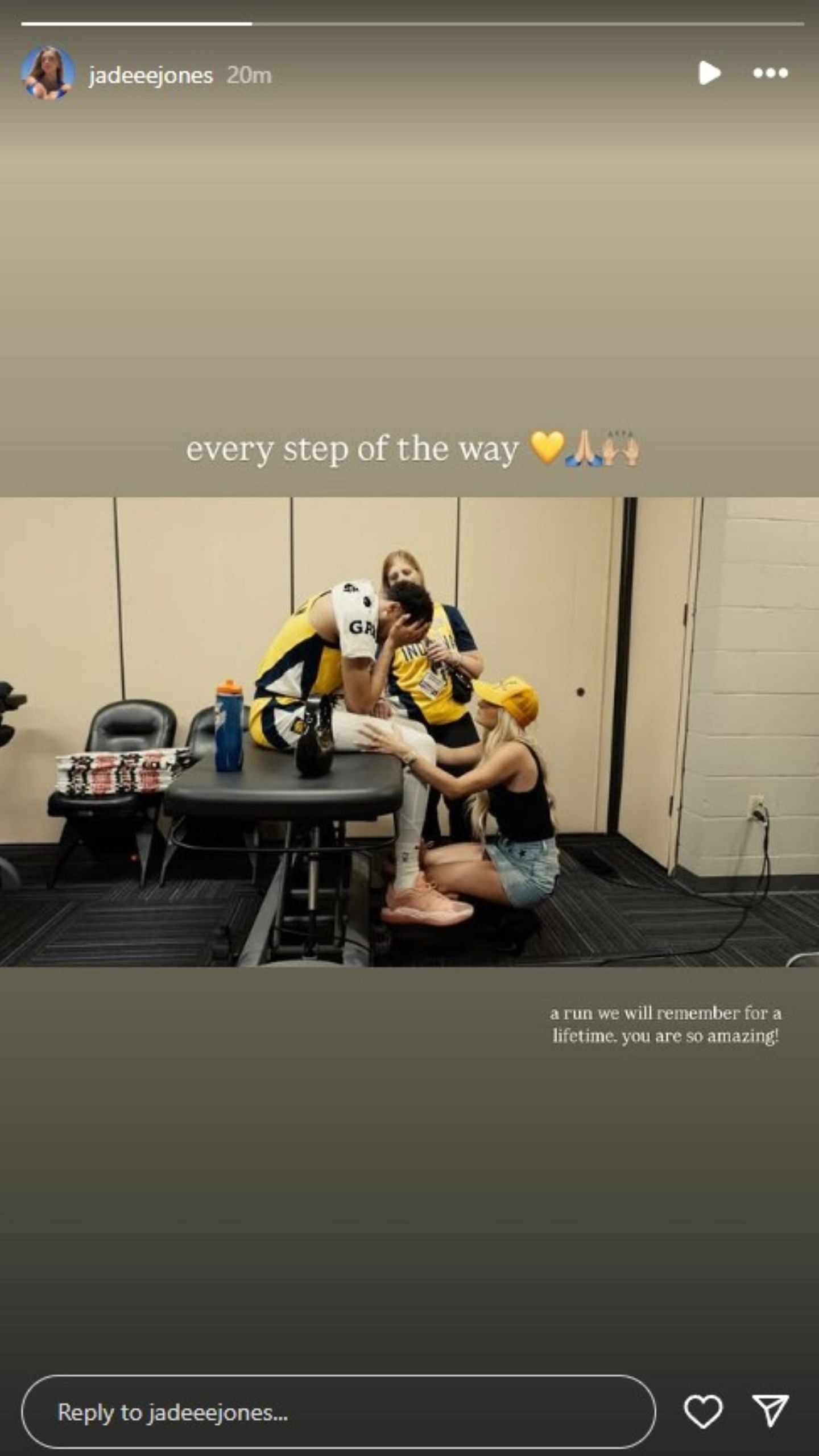 Tyrese Haliburton's girlfriend posted the scenes in the locker room after the injury.